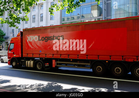 Le VHG grand pris dans la congestion routière près de la gare de Euston, Londres Banque D'Images