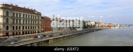 Vue panoramique de bâtiments sur le Danube, la ville de Budapest, Hongrie Banque D'Images