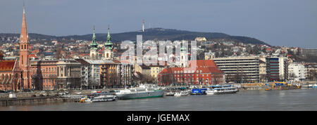 Vue panoramique de bâtiments sur le Danube, la ville de Budapest, Hongrie Banque D'Images