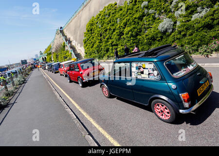 Brighton, UK - 17 mai 2015 : Londres à Brighton Mini Car s'exécuter. Cet événement annuel est organisé par la London et Surrey Mini Owners Club. Banque D'Images