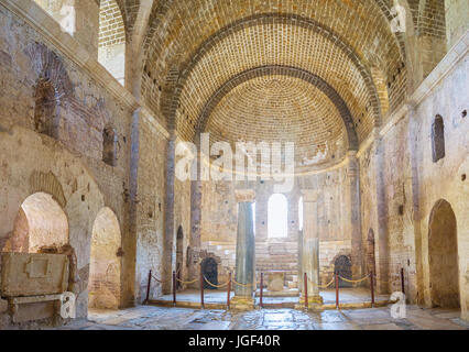 DEMRE, TURQUIE - 7 mai 2017 : La nef principale de la ville médiévale de St Nicholas Church après restauration, le 7 mai, à Demre. Banque D'Images