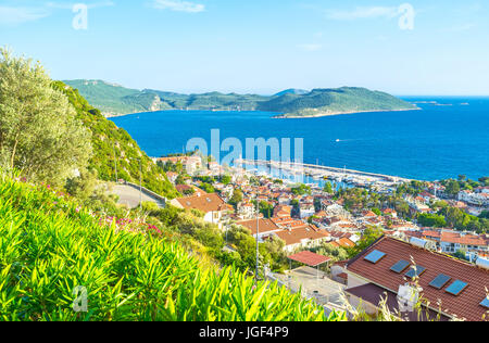 La vue magnifique sur la rive de Kas avec son petit port, Turquie Banque D'Images
