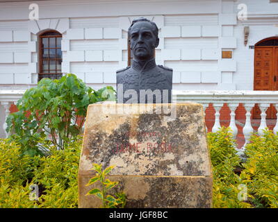 18ème juin 2017, Paipa, Colombie - un buste en bronze de James Rooke, commandant de la légion britannique qui ont aidé à gagner Simon Bolivar pour l'indépendance de la Colombie Banque D'Images