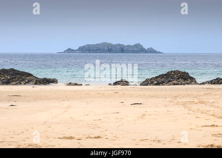 Gulland Island off Harlyn Bay sur la côte nord des Cornouailles. Banque D'Images