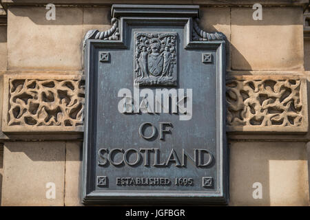 Edimbourg, Ecosse, ROYAUME UNI - 25 juillet 2012 : signe sur le mur extérieur de la Banque d'Écosse, l'administration centrale. Banque D'Images