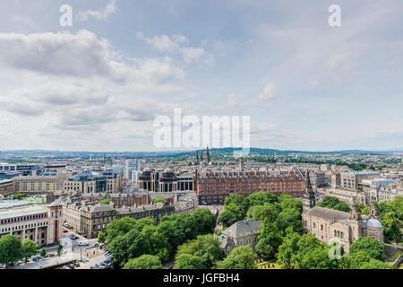 Edimbourg, Ecosse, ROYAUME UNI - 25 juillet 2012 : voir l'horizon de la ville d'Édimbourg. Banque D'Images