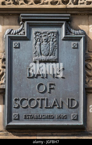 Edimbourg, Ecosse, ROYAUME UNI - 25 juillet 2012 : signe sur le mur extérieur de la Banque d'Écosse, l'administration centrale. Banque D'Images