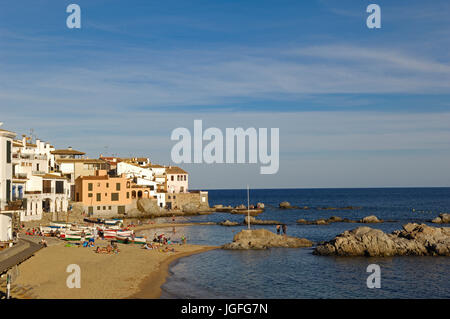 Plage de Calella de Palafrugell, Costa Brava, Gérone, Catalogne, Espagne province Banque D'Images