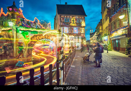 Fête foraine pour les enfants à Noël. Colmar. Haut-Rhin. L'Alsace. La France. Banque D'Images