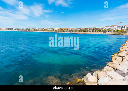 La mer bleu rivage à Alghero Banque D'Images