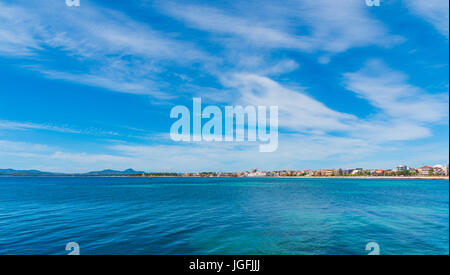 La mer bleu rivage à Alghero Banque D'Images