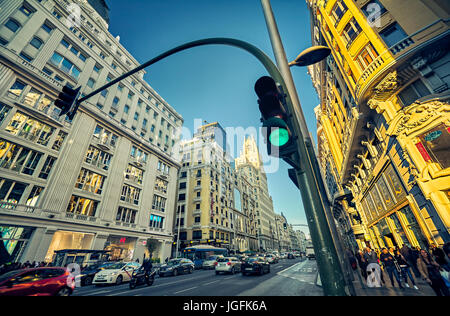 La rue Gran Via à l'heure magique. Madrid, Espagne. Banque D'Images