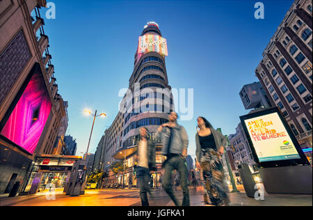 Callao square et de la rue Gran Via, au crépuscule. Madrid, Espagne. Banque D'Images