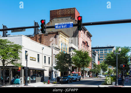 L'avant et Market Street, centre-ville de Wilmington, North Carolina, USA. Banque D'Images