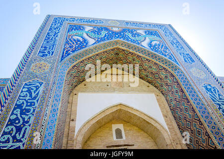 Oiseau dans une mosaïque de Lyabi Hauz mosquée, Boukhara, Ouzbékistan Banque D'Images