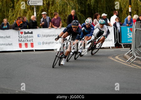 Skipton, UK. 5e juillet, 2017. Skipton Mens Elite Race Cycle Mercredi, 05 juillet 2017 : Crédit Les Wagstaff/Alamy Live News Banque D'Images