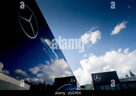 Spielberg, en Autriche. Le 06 juillet, 2017. Sport Automobile : Championnat du Monde de Formule 1 de la FIA 2017, Grand Prix d'Autriche, camping de Mercedes AMG Petronas F1 Team Crédit : afp/Alamy Live News Banque D'Images