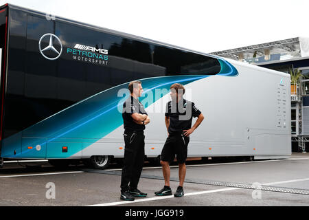 Spielberg, en Autriche. Le 06 juillet, 2017. Sport Automobile : Championnat du Monde de Formule 1 de la FIA 2017, Grand Prix d'Autriche, camping de Mercedes AMG Petronas F1 Team Crédit : afp/Alamy Live News Banque D'Images