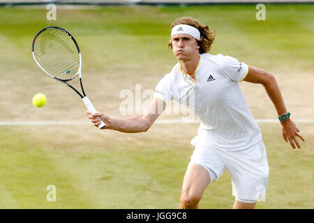 Londres, Royaume-Uni, le 6 juillet 2017 : Le joueur de tennis allemand Alexander Zverev en action au cours de la Tennis de Wimbledon 2017 au All England Lawn Tennis et croquet Club à Londres. Crédit : Frank Molter/Alamy Live News Banque D'Images