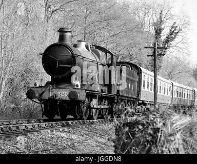 Train à vapeur sur le South Devon Railway, près de Staverton, tiré par GWR 2251 class 0-6-0 No 3205. Banque D'Images