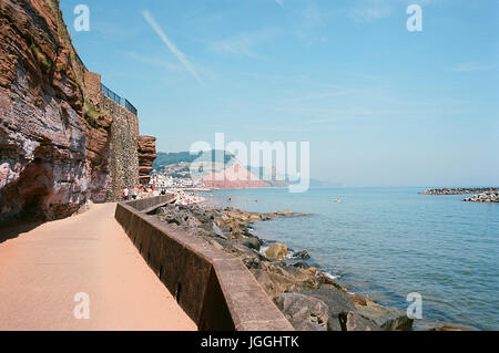 Le sentier du littoral à Devon, Cornwall, UK, en été, à l'Est, vers la ville Banque D'Images