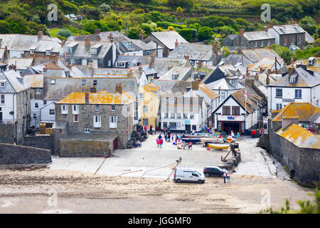 Port de pêche de Port Isaac célèbre pour la production de la série de télévision britannique Doc Martin, situé à Cornwall, Angleterre Banque D'Images