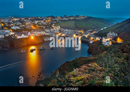 Port Isaac ; crépuscule, Cornwall, UK Banque D'Images