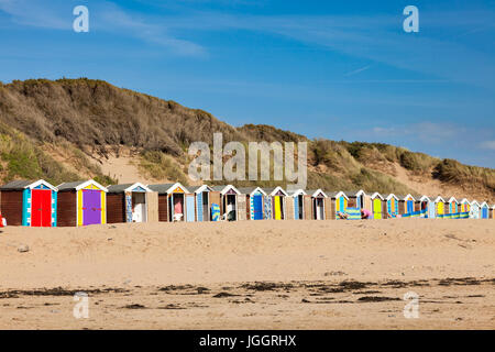 Cabines de plage à Saunton Sands Angleterre Devon UK Europe Banque D'Images