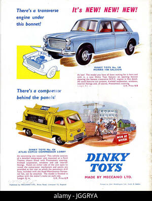 Meccano Magazine - Pleine page couleur Dinky Toy annonces - 1963 - jouets réalistes en concurrence avec les modèles de collection Corgi qui étaient de plus en plus en popularité. Banque D'Images