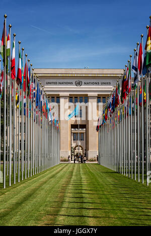Mâts en face de l'ONU, Organisation des Nations Unies, Palais des Nations, Genève, Suisse, Europe Banque D'Images