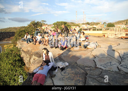 Les gens, caverne Sao Thome, 2016, Centre, ville, São Tomé Das Letras, Minas Gerais, Brésil. Banque D'Images