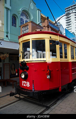 Tram et immeubles Art déco, New Regent Street, Christchurch, Canterbury, île du Sud, Nouvelle-Zélande Banque D'Images