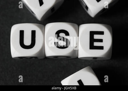 Utiliser word sur white cubes jouet Banque D'Images