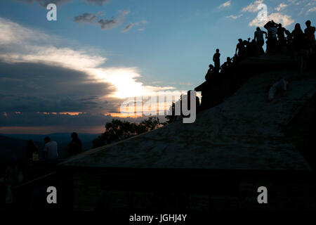 Le coucher du soleil, Sao Thome Das Letras, Minas Gerais, Brésil. Banque D'Images