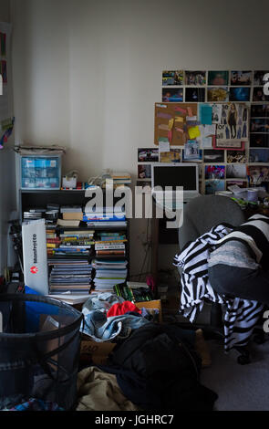 Chambre encombrée à Berkeley, CA appartement Banque D'Images