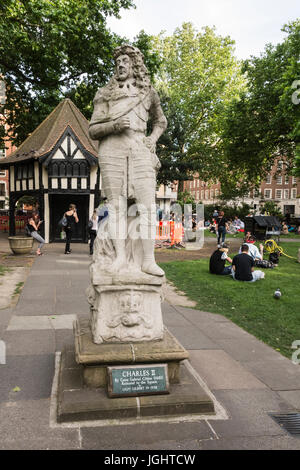 Statue de Charles II, Soho Square, London, England, UK Banque D'Images