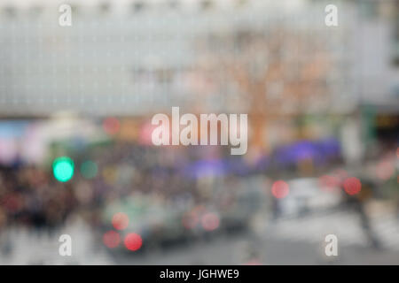 Les feux de la rue au Crépuscule à Tokyo. Bokeh pour l'arrière plan. Banque D'Images