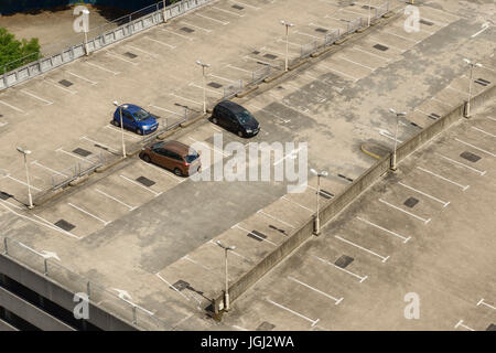 L'étage supérieur de Paradise Circus Parking dans le centre-ville de Birmingham uk Banque D'Images
