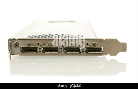 Carte graphique d'un ordinateur à l'aide de quatre ports d'affichage pour exécuter quatre moniteurs à la fois. Banque D'Images