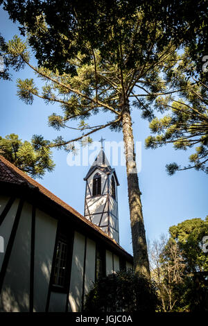 L'église de style Fachwerk allemand d'immigrants à Village Park (Parque Aldeia do Imigrante) - Nova Petropolis, Rio Grande do Sul, Brésil Banque D'Images