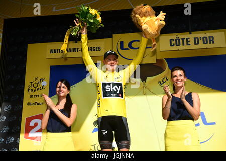 Nuits Saint Georges, France. 7 juillet, 2017. 7e étape du Tour de France, Troyes -Nuits-Saint-Georges Christopher Froome maillot jaune de la 104e édition du Tour de France 2017 Crédit : course cycliste Laurent Locevaphotos Lairys/agence/Alamy Live News Banque D'Images