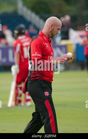 Chester le Street, au Royaume-Uni. 7 juillet, 2017. Chris Rushworth de Durham bowling Jets contre la foudre dans le Lancashire NatWest T20 match Blast à Riverside, Chester le Street. Crédit : Colin Edwards/Alamy Live News Banque D'Images