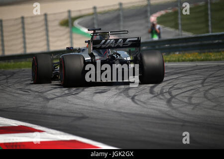 07.07.2017, red-bull-ring, Spielberg, formule 1 grosser preis von österreich 2017, 06.07. - 09.07.2017 , im Bild Romain Grosjean (fra# 8), Haas f1 team kämpft sich mit einem plattfuß vorne links in die fort zurück photo : Cronos/hasan bratic Banque D'Images