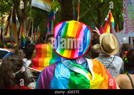 Bristol, Royaume-Uni. 8 juillet, 2017. Les préparatifs pour la parade de la fierté de Bristol. Credit : Elizabeth Nunn/Alamy Live News. Banque D'Images