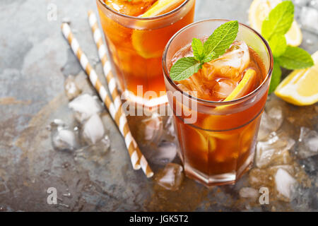 Thé au citron glacé traditionnel Banque D'Images