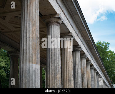 Architecture historique - colonnes à l'ancienne galerie nationale à Berlin Banque D'Images