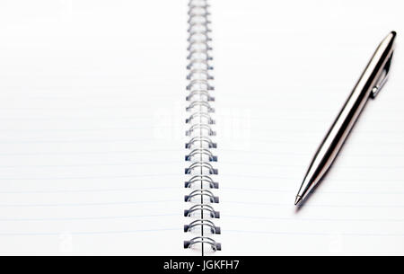 Journal vierge et un stylo Banque D'Images