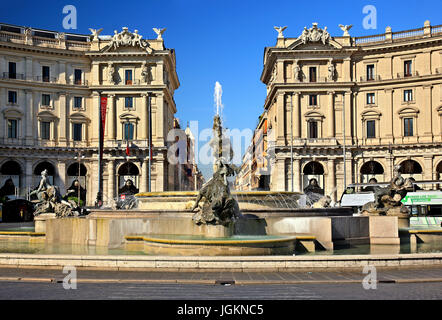 La Fontana delle Naiadi (fontaine des Naïades) sur la Piazza della Repubblica (place de la République), Rome, Italie Banque D'Images