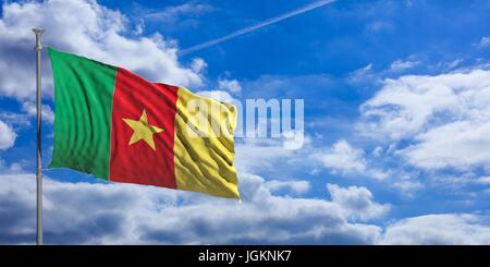 De brandir le drapeau du Cameroun sur un fond de ciel bleu. 3d illustration Banque D'Images