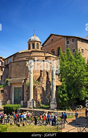 Le temple de Romulus (Tempio del Divo Romolo), la Via Sacra, Forum Romain, Rome, Italie. Banque D'Images